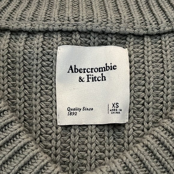 Abercrombie Knit Sweater - Picture 4 of 4
